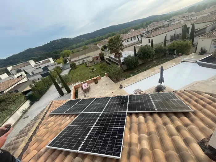 Pose de panneaux photovoltaïques à Cessenon-sur-Orb
